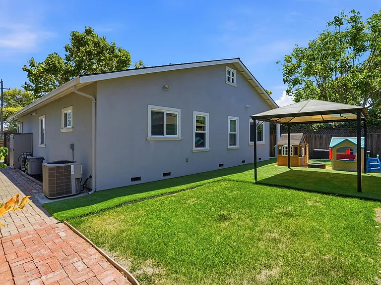 599 Borregas Ave — Photo 35