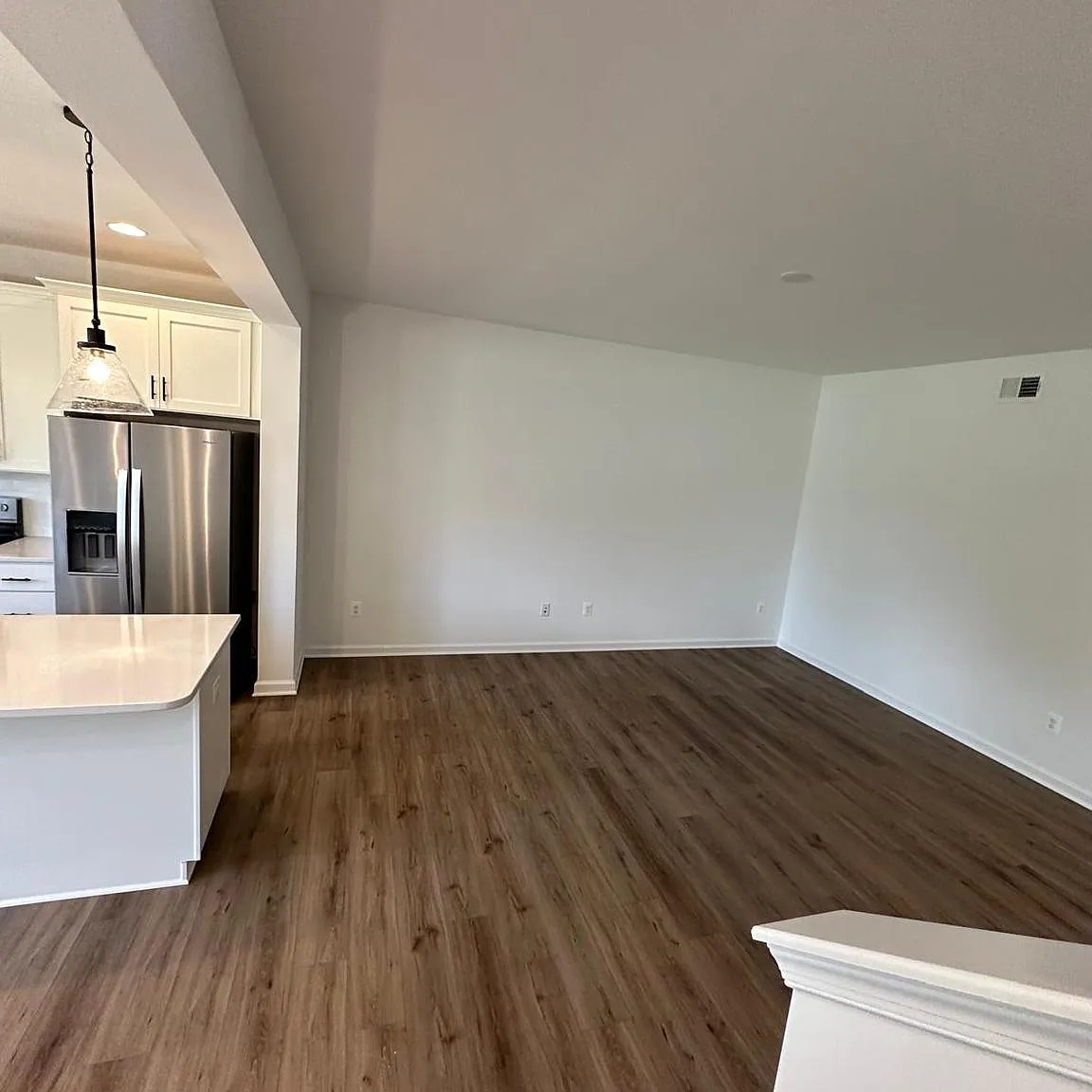 3 bed, 2.5 bath, 1617 sqft, $2,200 — Photo 4