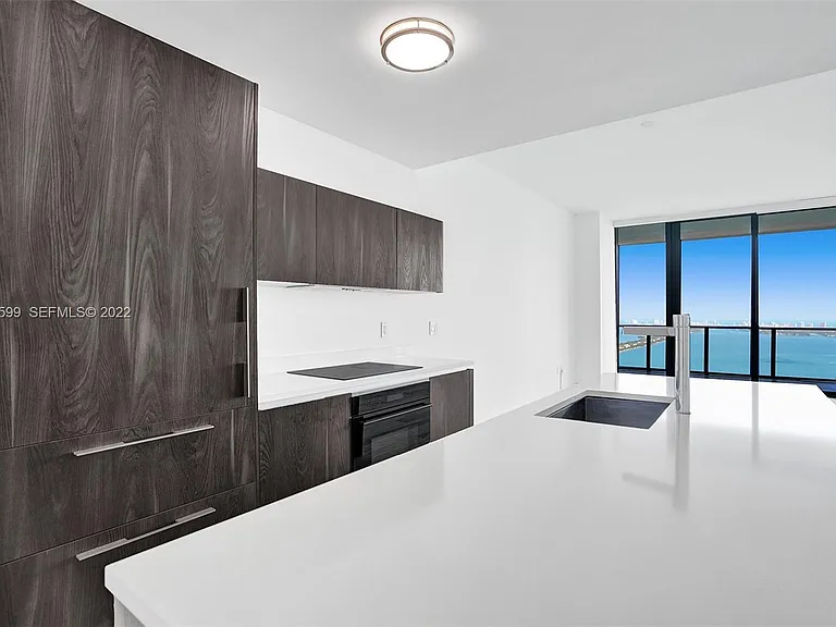 480 NE 31st St #1302 — Photo 1