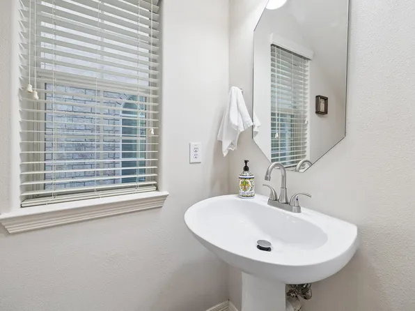 7618 N Linpar Ct, Houston, TX 77040