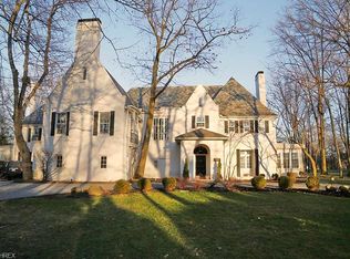 1552 Oakwood Dr, Cleveland Heights, OH