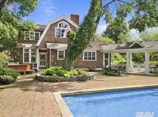 37 Liberty St, Westhampton Beach, NY 11978