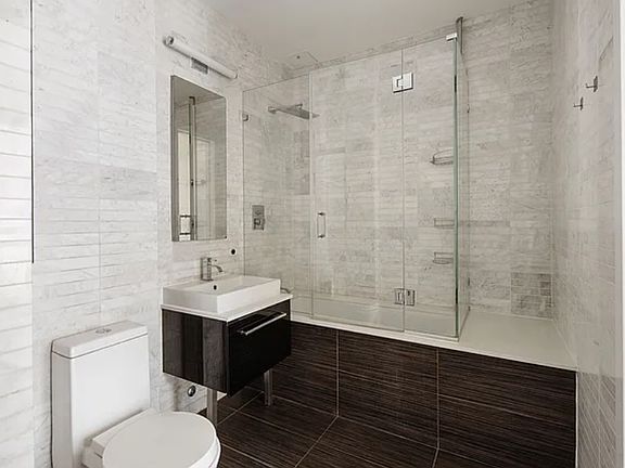 4th image of 135 N 11th St APT 3J