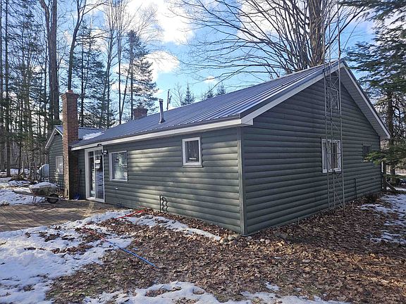 2nd image of 255 W Arnold Lake Rd