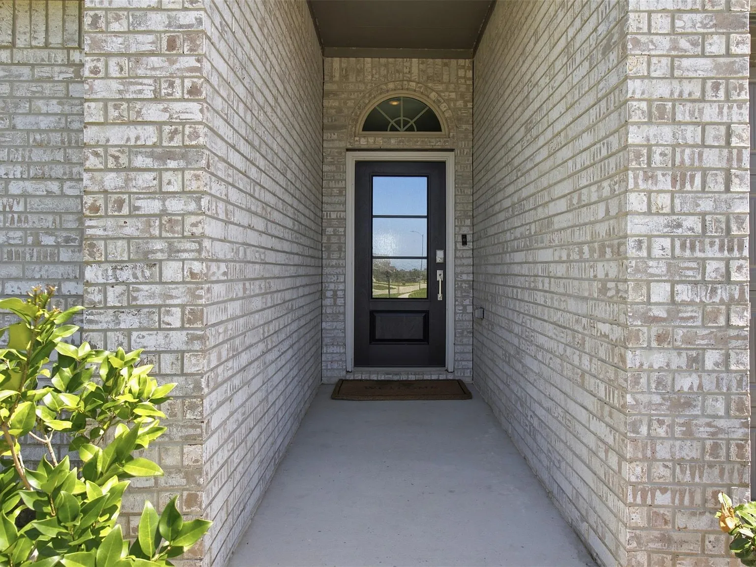 4 bed, 2.0 bath, 1775 sqft, $2,500 — Photo 3