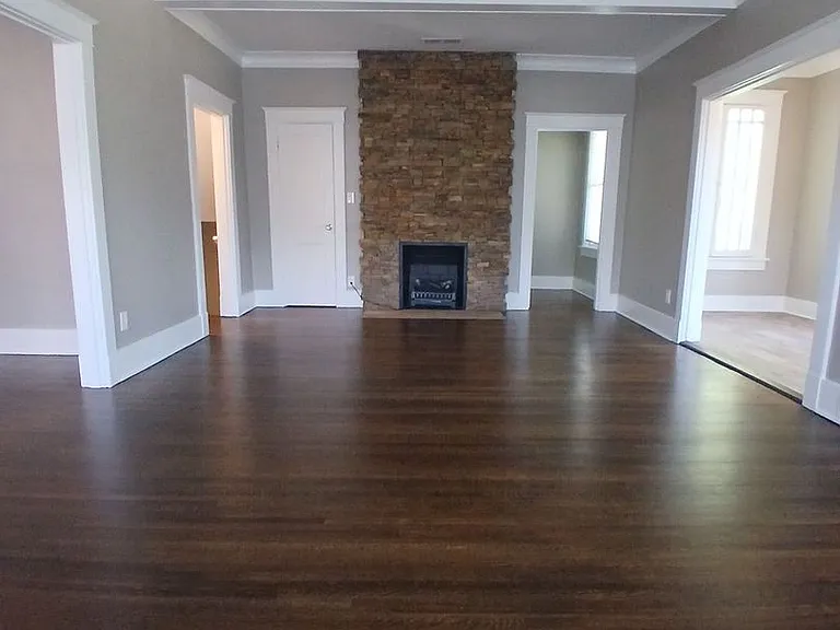 285 Hawthorne St — Photo 3