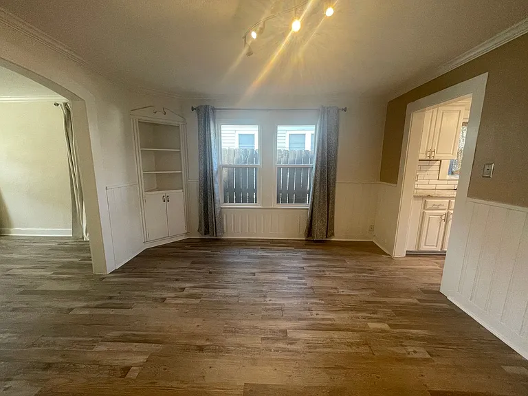 3320 W 5th St — Photo 10