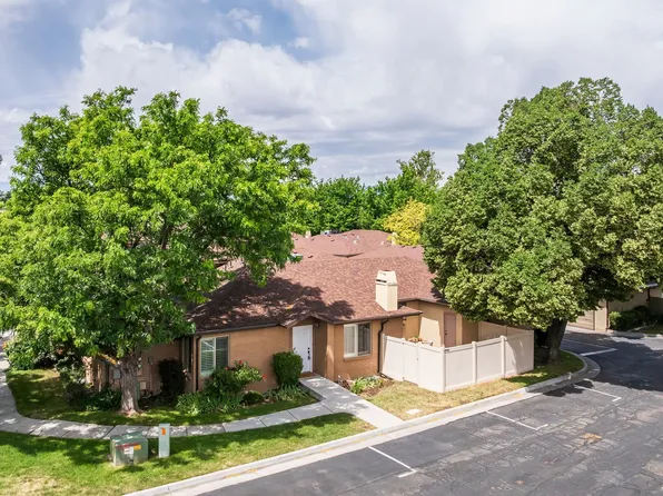 8956 S Golden Field Way E, Sandy, UT 84094