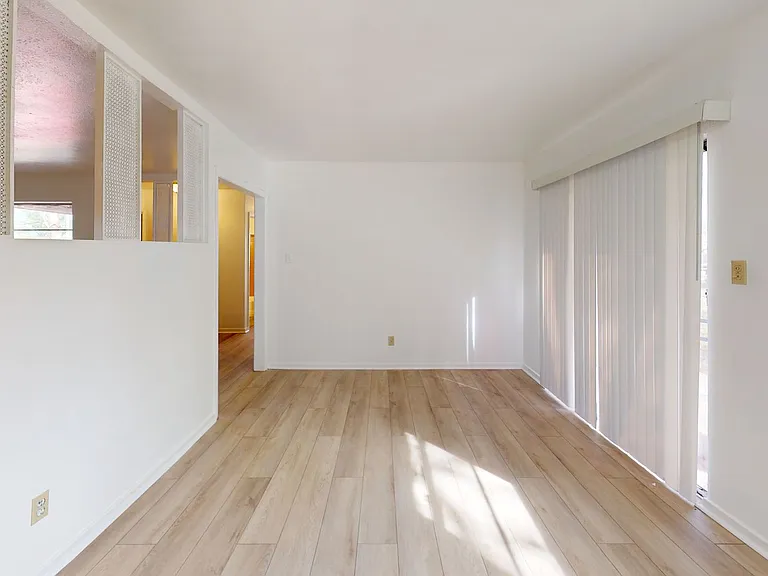 1102 S Ann Blvd — Photo 3