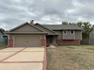 621 Conestoga Rd, Maize, KS 67101