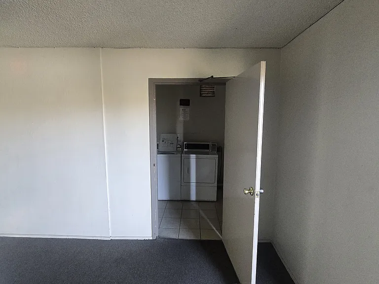 520 Van Buren Avenue — Photo 132