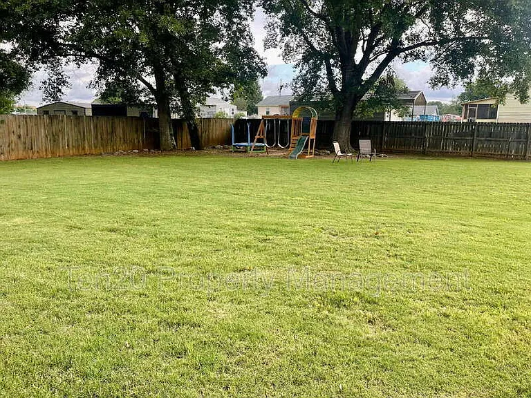 1 Wheatfield Dr — Photo 15