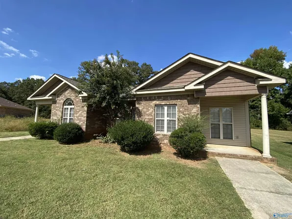 105 Kaleigh Paige Cir #B, New Market, AL 35761