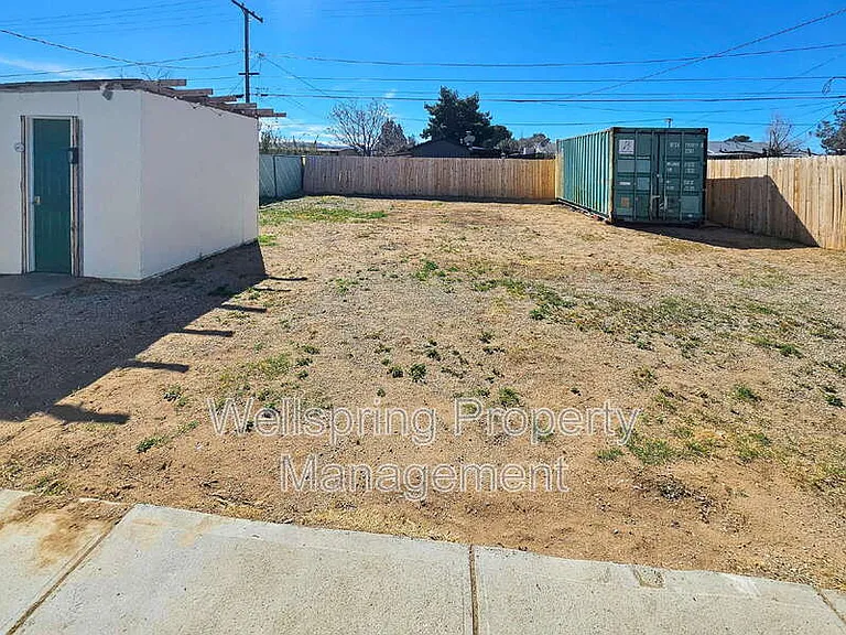 327 W Haloid Ave — Photo 14