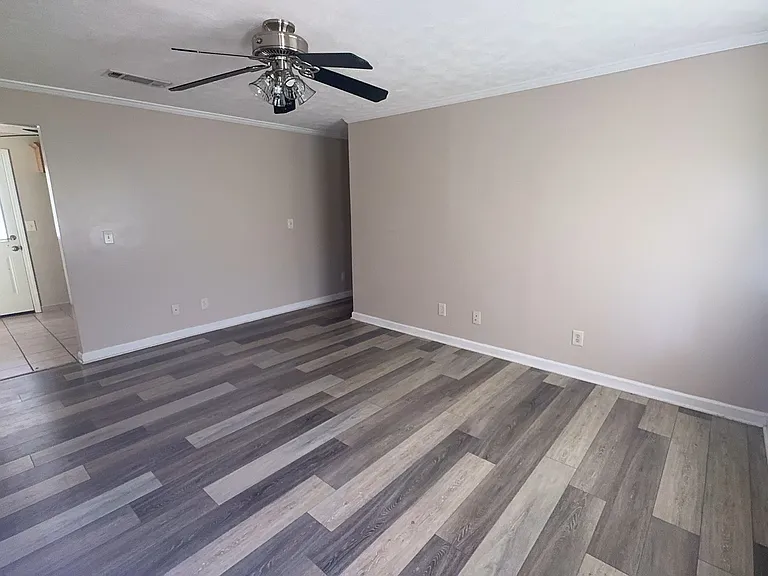206 Webb Rd — Photo 5