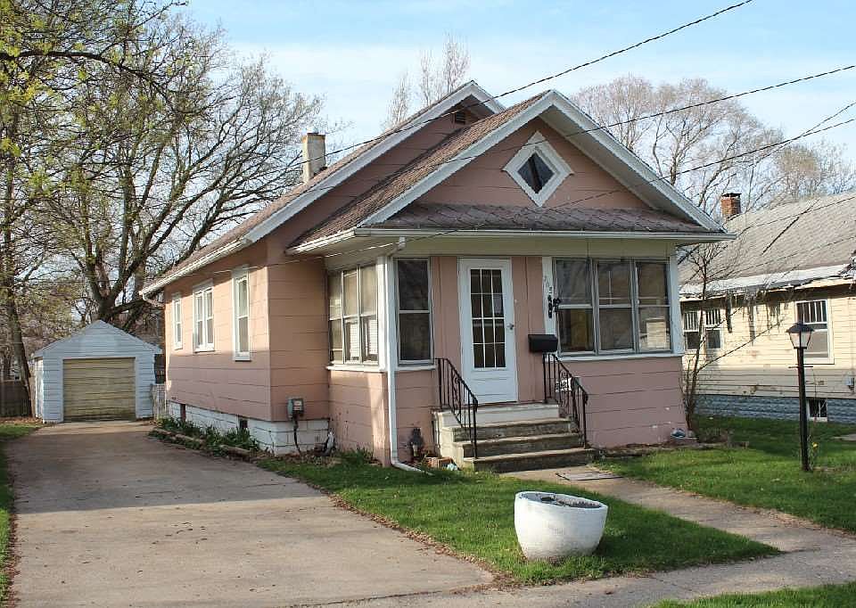 1st image of 205 W Palmer Ave