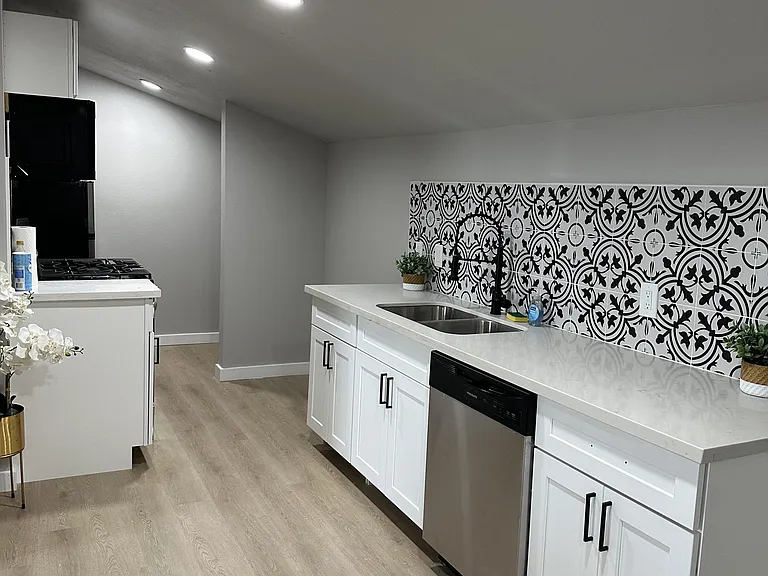 Full kitchen!
