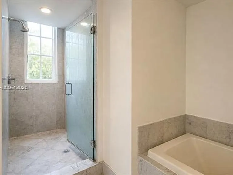 253 NE 2nd St #CU-802 — Photo 11