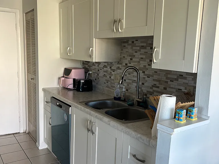 2040 Higby Dr — Photo 10