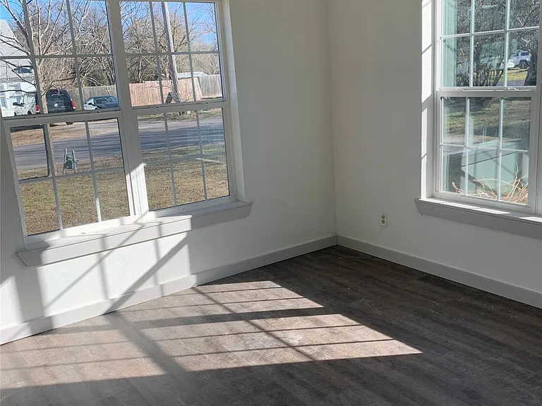 915 N Francis St — Photo 8