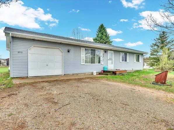 5772 Lawndale St, North Branch, MI 48461