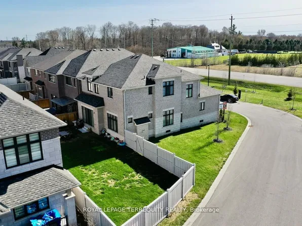7 Ballanview Ct, Whitchurch Stouffville, ON L4A 4W9