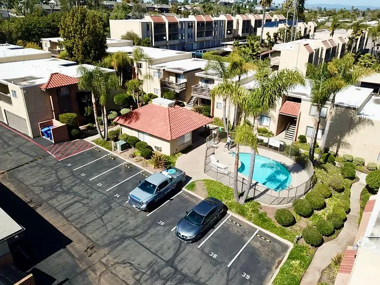 Mira Monte Apartments — Photo 1