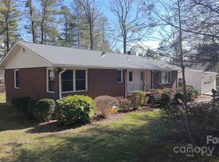 109 Balsam Rd, Hendersonville, NC 28792