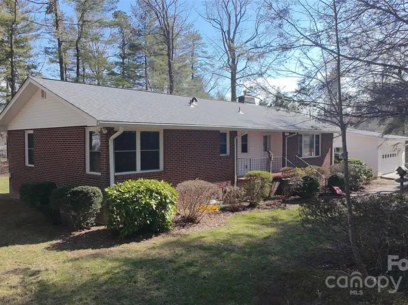 109 Balsam Rd, Hendersonville, NC 28792