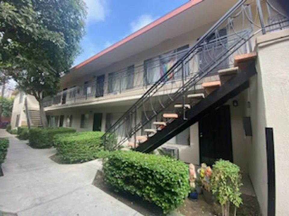 727-741 Orizaba Ave