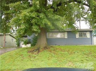 8425 Frost Ave, Saint Louis, MO 63134