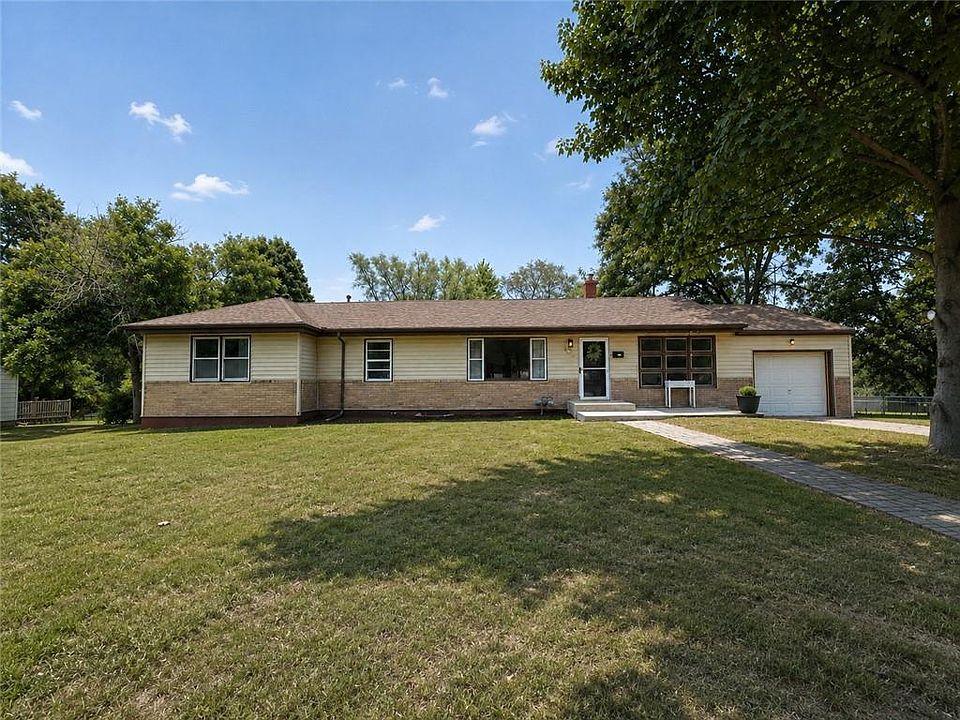 1st image of 403 Catron Ave