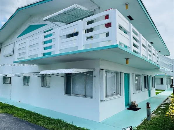 2304 Lake Osborne Dr APT 21, Lake Worth, FL 33461