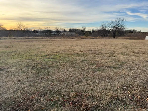 1404 Coffey Dr #13, Perry, OK 73077