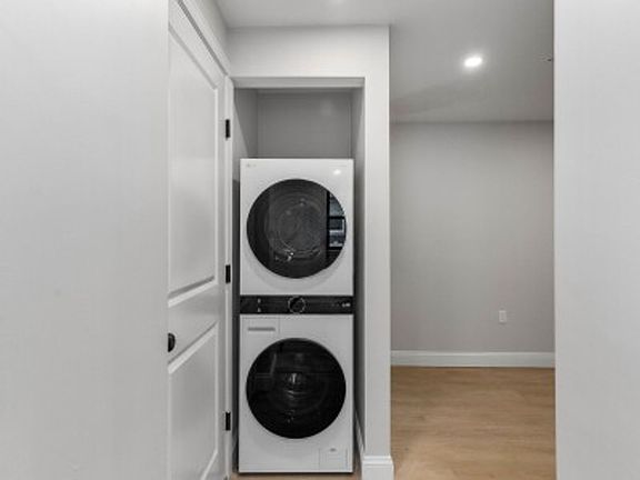 3rd image of 4 Hull St #1