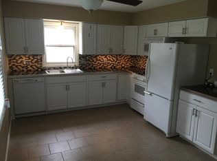2341 Pebble Valley Rd #2341, Waukesha, WI 53188