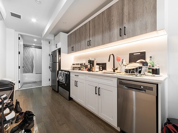 2nd image of 282 E 32nd St APT 4D
