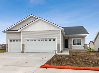 2916 SW School Ln, Ankeny, IA 50023