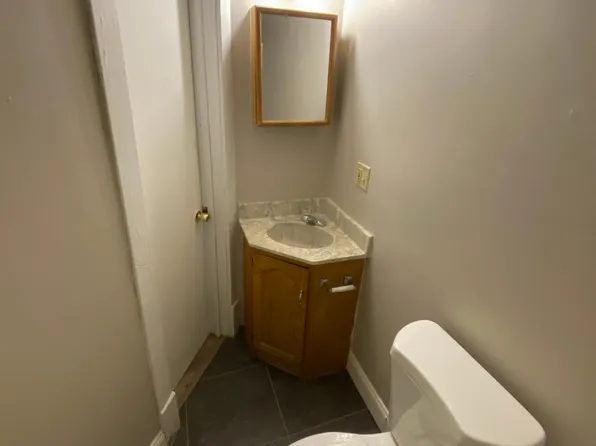 1230 W Ottawa St, Lansing, MI 48915