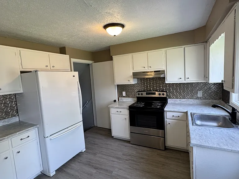 3738 Woodford Ave NW #3738 — Photo 2