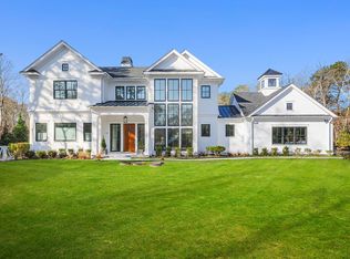 28 Georgica Woods Ln, Wainscott, NY 11975