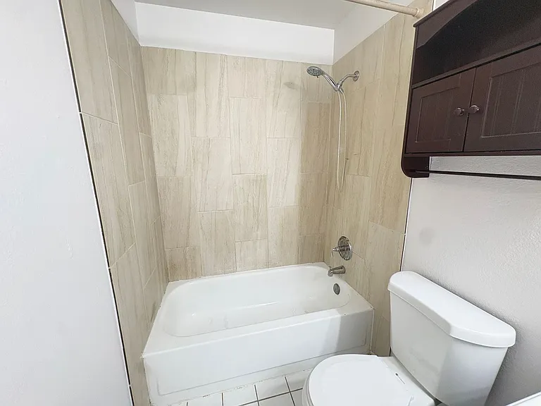 2931 E Beck Ln — Photo 6
