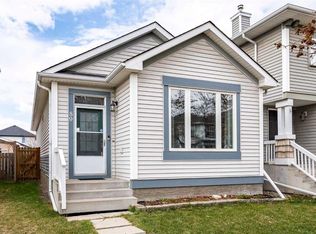 89 E Prestwick Way SE, Calgary, AB T2Z 3W7