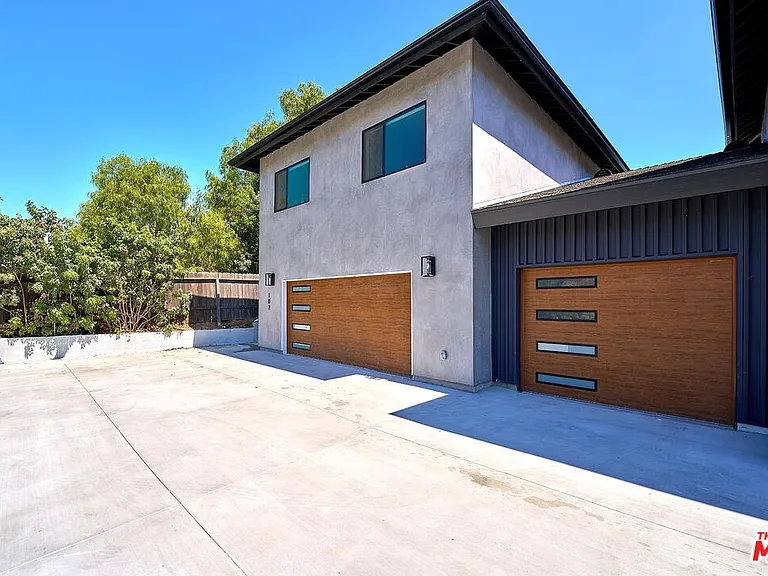 102 Marion Blvd — Photo 2