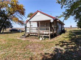 1158 SE 950th Rd, Windsor, MO 65360