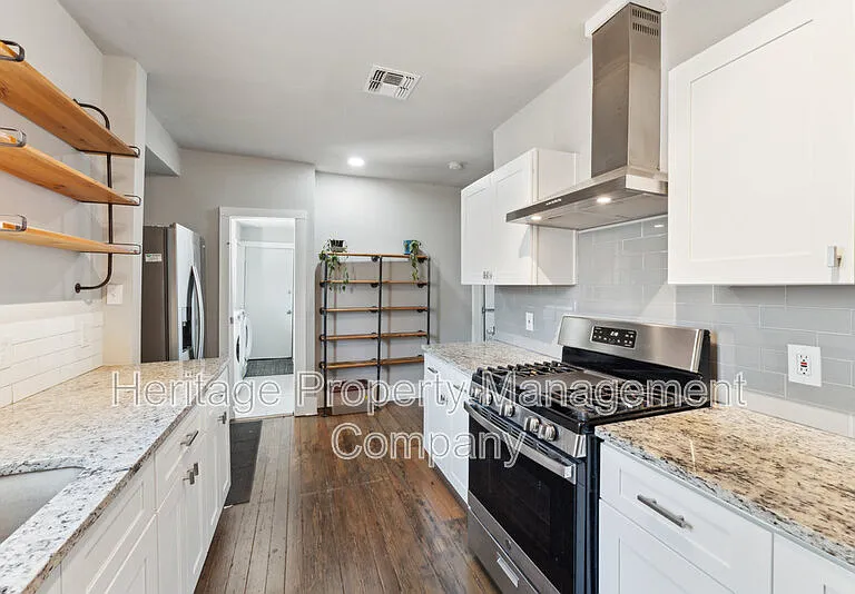 1031 Schley Ave — Photo 26