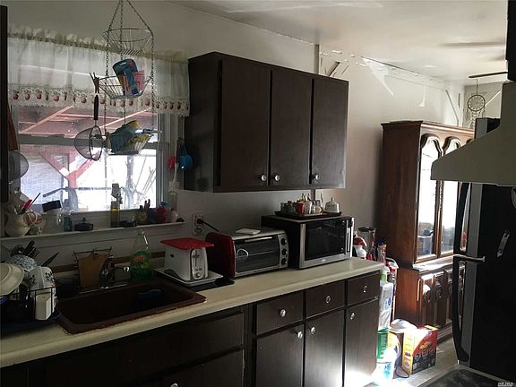 3rd image of 46 Pineview Blvd