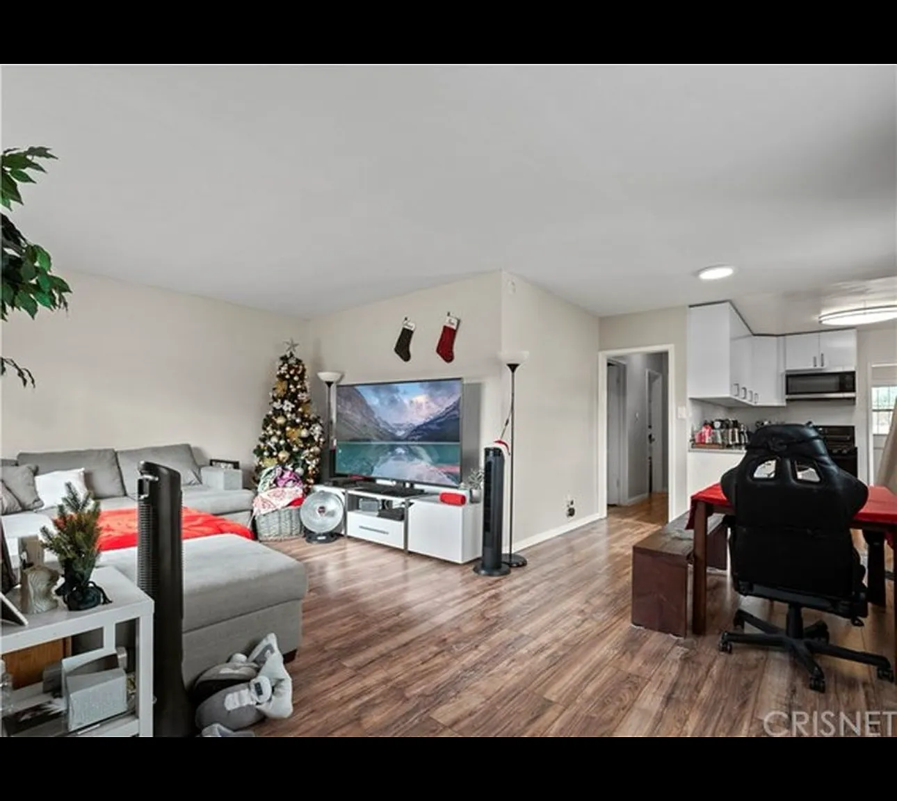 2 bed, 850 sqft, $2,800 — Photo 1