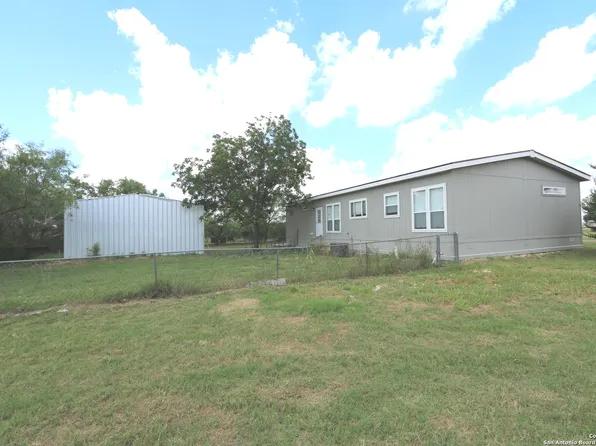 7510 Pittman, Adkins, TX 78101