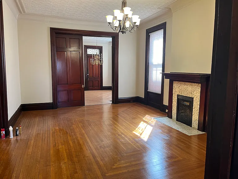 2410 Ashland Ave #1 — Photo 3
